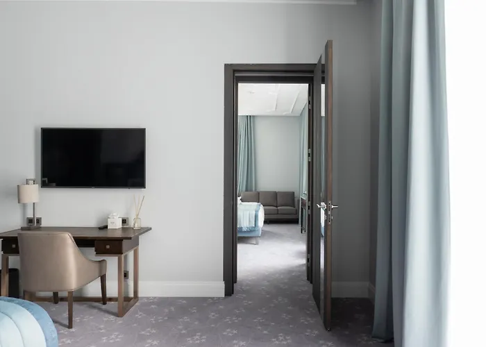 Genesis Мантон