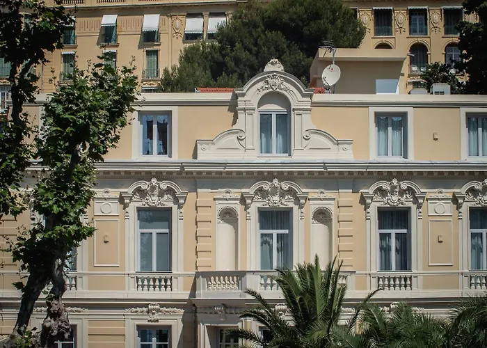 Готель Genesis