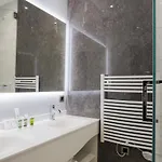 Hotel Genesis 5*