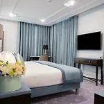 Genesis Hotel 5*