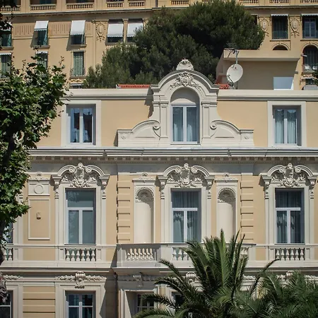 Hotel Genesis