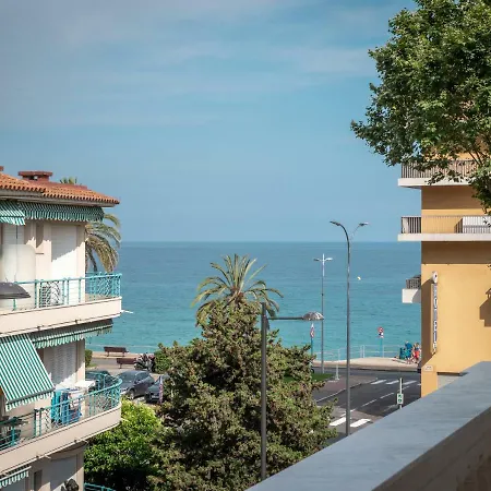 Hotell Genesis Menton